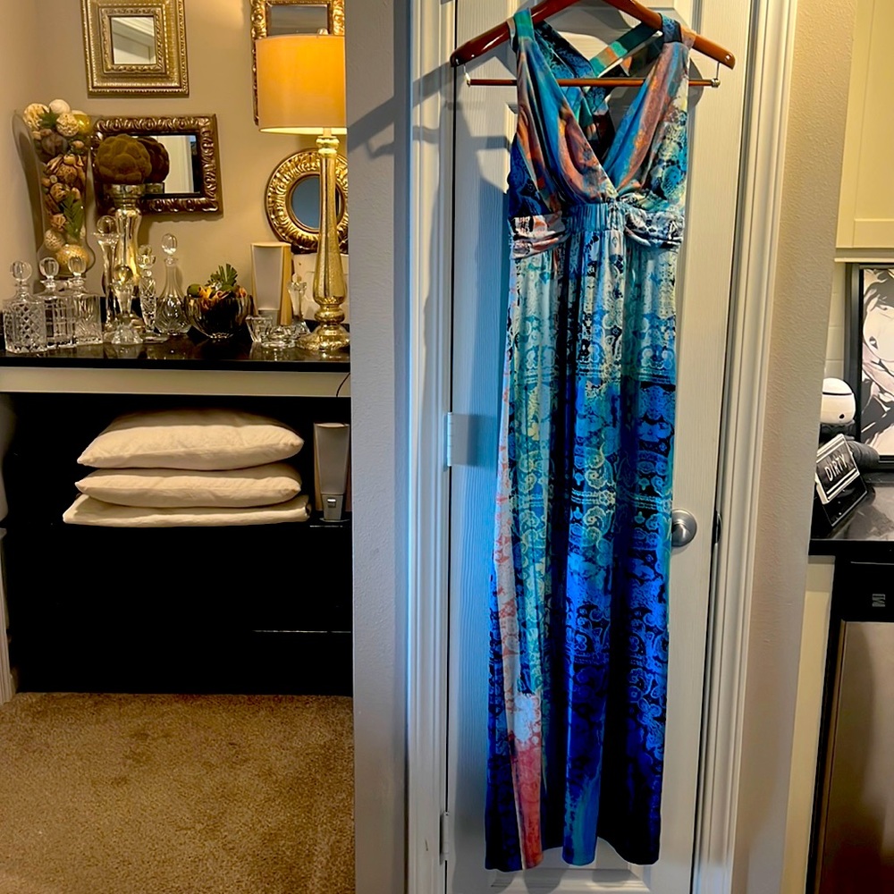 Super sweet maxi dress with buttery soft fabric.